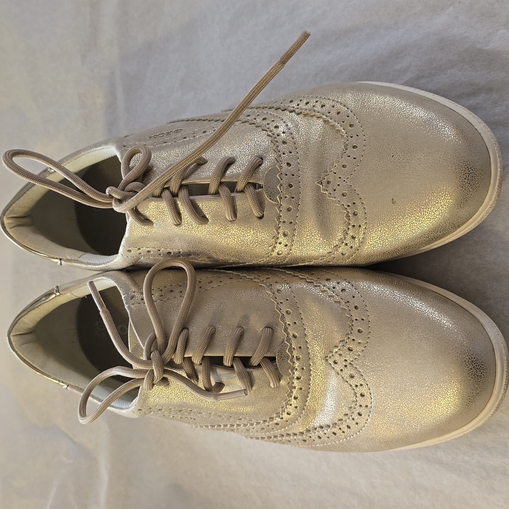Geox Italian Shoes Sneakers Metallic Sheen US size 9 Rubber Sole